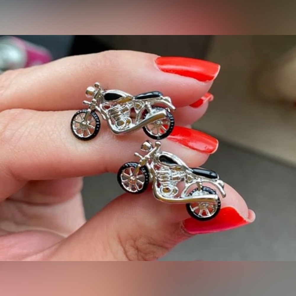 ‼️JUST RESTOCKED ‼️ Men’s Silvertone Motorcycle Cufflinks NWT - Picture 7 of 14